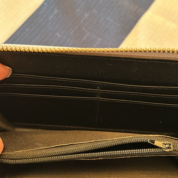 RJAY woman silver wallet zipper closure with card slots - Picture 8 of 13